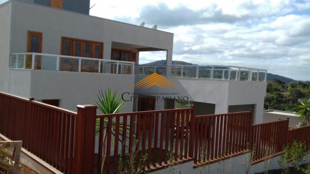 Casa em Condomínio • Condomínio Gran Royalle