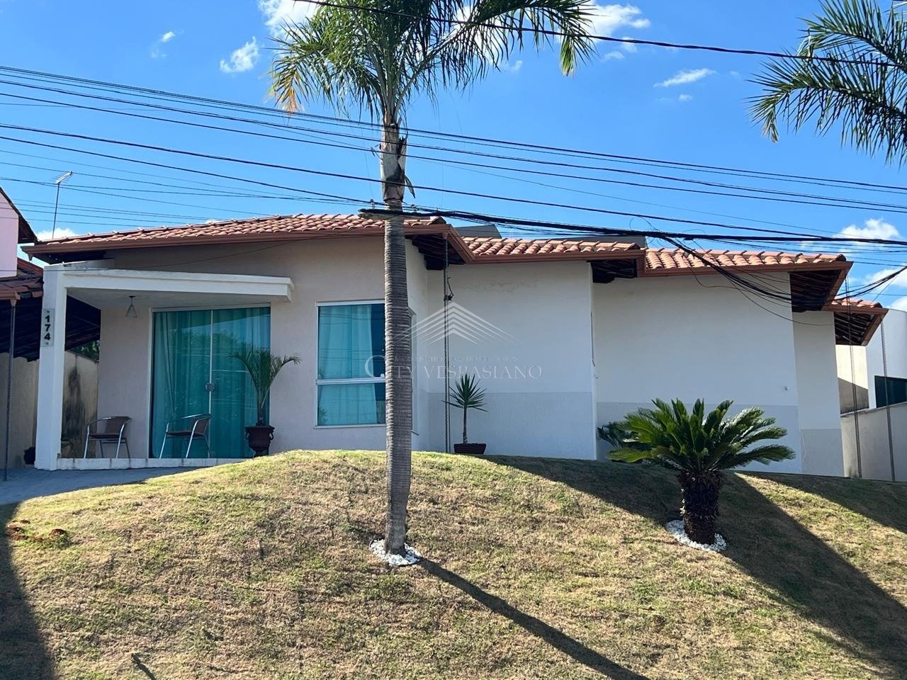 CASA COND. ROSA DOS VENTOS