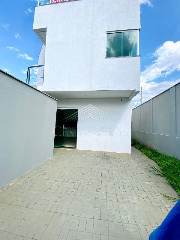 CASA GEMINADA GÁVEA II VESPASIANO