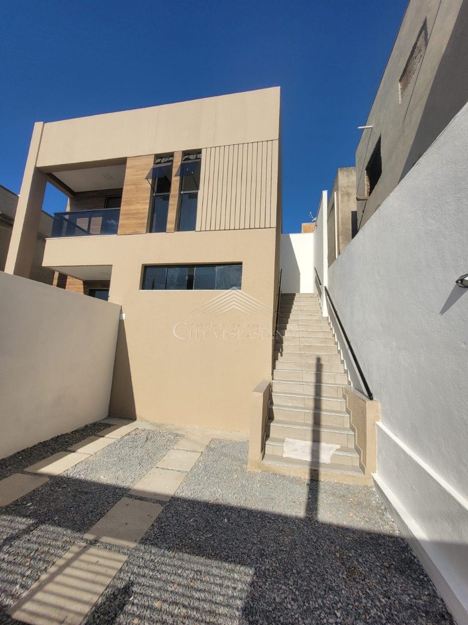 CASA GEMINADA NO B. GAVEA