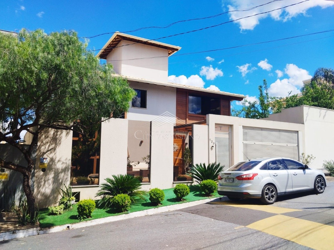 CASA COND. ROSA DOS VENTOS