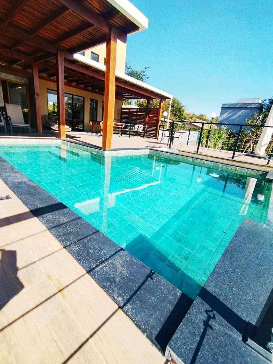 CASA DE LUXO CONDOMINIO LIRIOS DO VALE