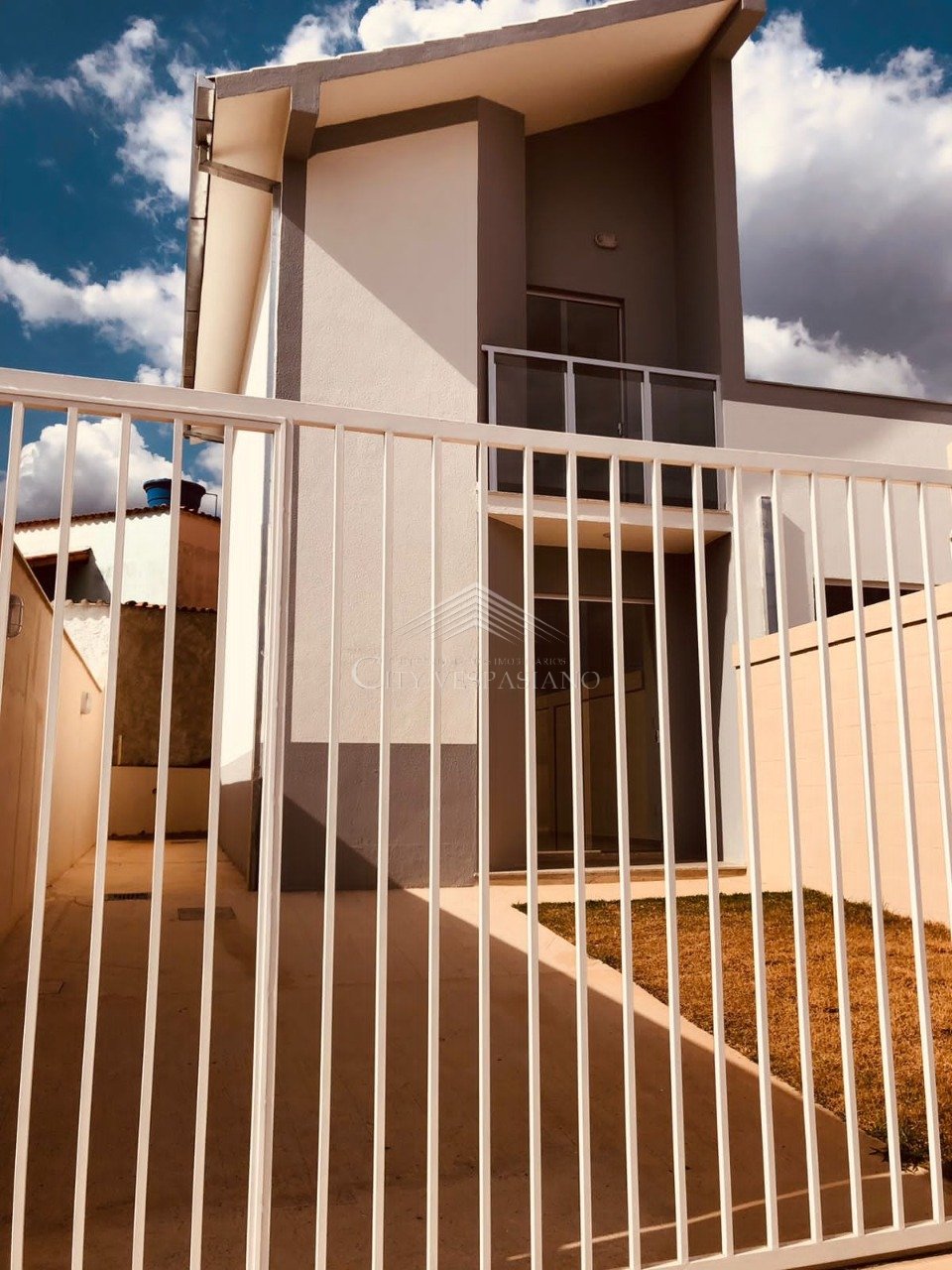 CASA GEMINADA SERRA DOURADA VESPASIANO