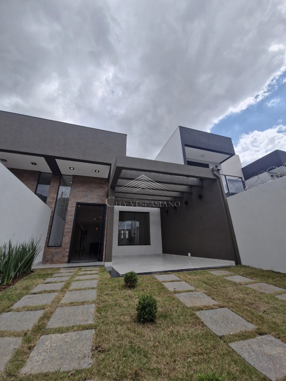 CASA BAIRRO NAZEA