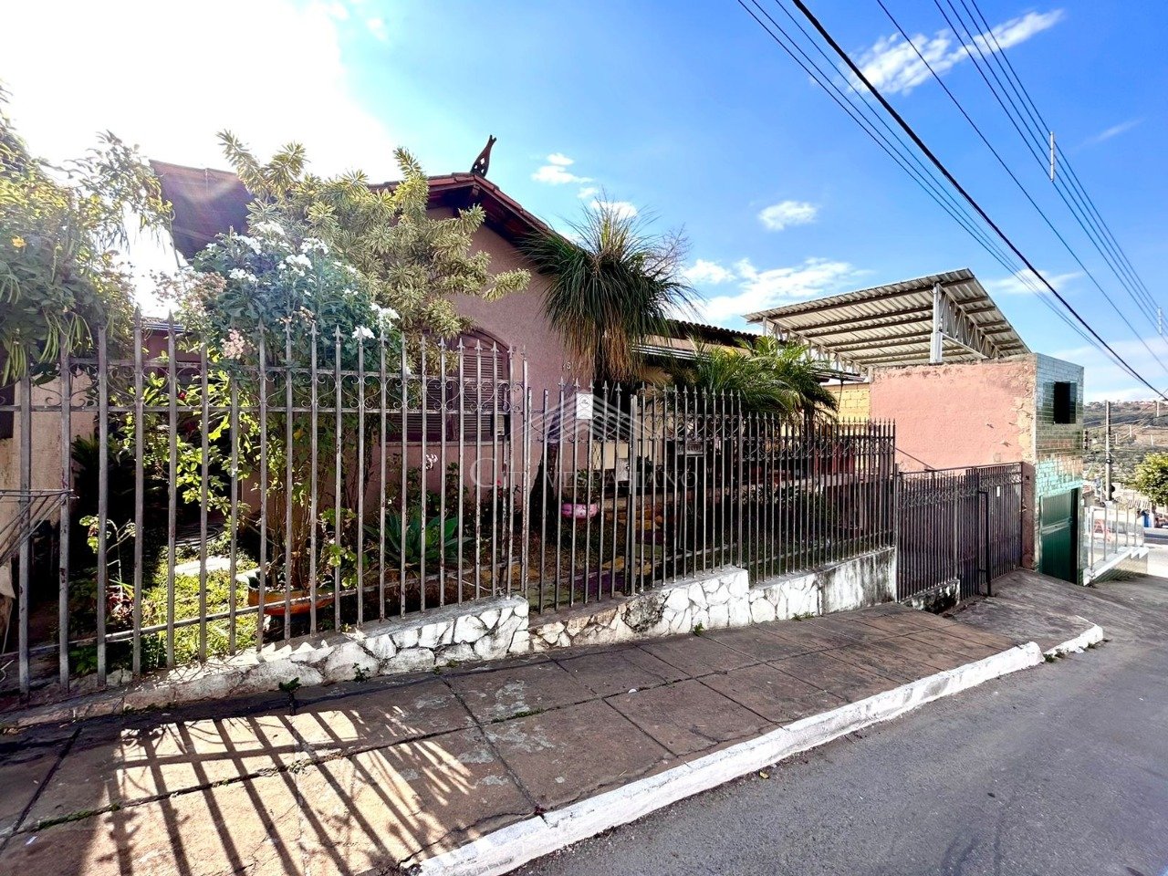 CASA CÉLVIA VESPASIANO