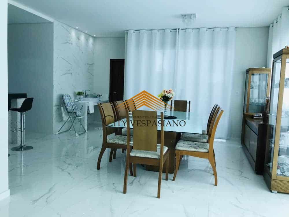 Casa em Condomínio • Cond. Rosa dos Ventos
